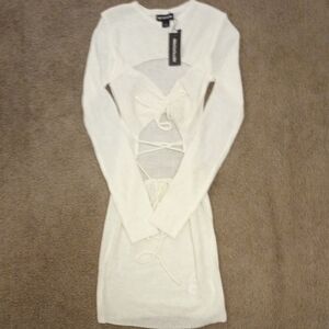 PrettyLittleThing Cream Long Sleeve Dress